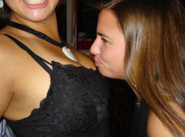 Amateur Awesomeness: College Motor Boating Chicks