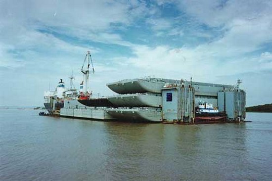 Bizarre Submersible Heavy Lift Vessel