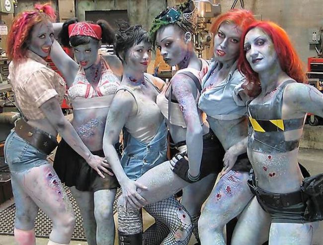 Blood And Tits: Zombie Lesbian Experimentation