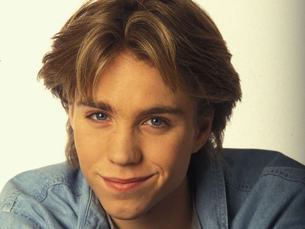 Jonathan Brandis - Cause Of Death: Suicide by hanging, Suicide, Hanging. The star of seaQuest DSV died in 2003 at age 27. Brandis was found alive, but unconscious, hanging from the neck in his home. The friend who happened upon the scene summoned paramedics immediately, but the star of Ladybugs died at Cedars-Sinai hospital the next day.