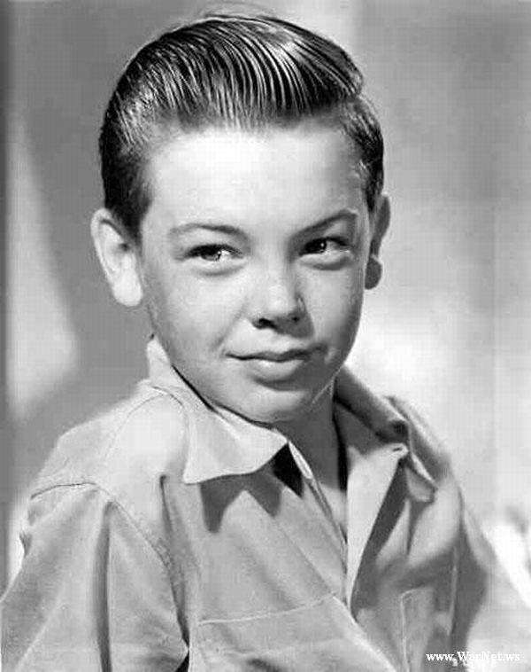 Bobby Driscoll - Cause Of Death: Heart failure, Myocardial infarction. The former Disney star who grew up in front of the cameras died in 1968 at age 31. Driscoll's was found in a New York tenement and went unidentified at the time of his death.