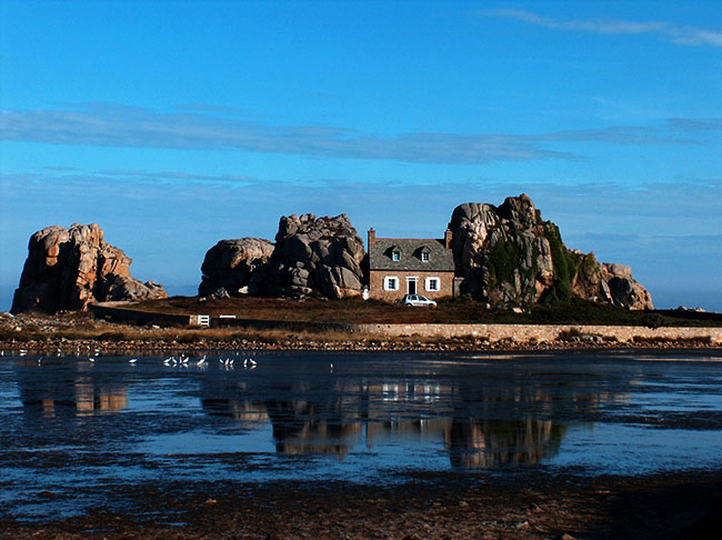 House Between The Rocks-France
