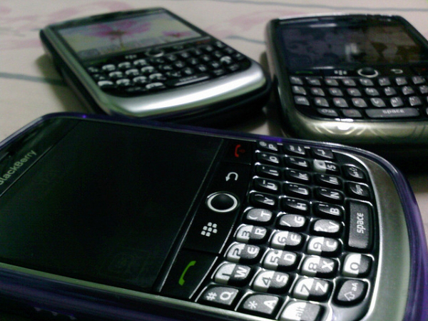 2002:
– Blackberry phone
– Apple iMac G4