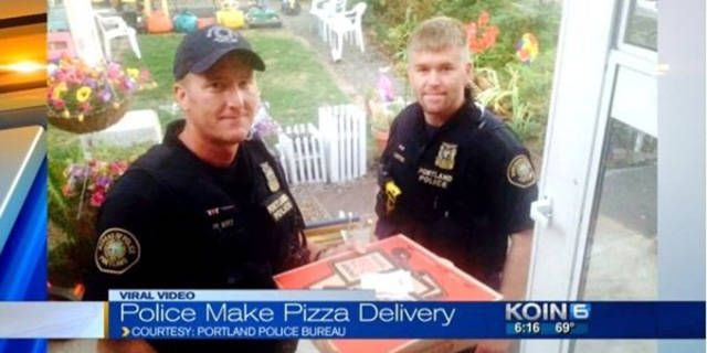 pizza hut police - Viral Video Police Make Pizza Delivery >Courtesy Portland Pouce Bureau Koing 69
