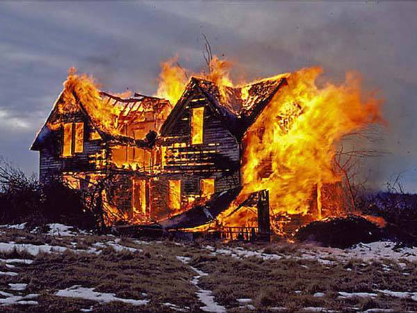 House catching on fire

Burning homes often indicate the potential for a huge creative transformation in your waking life. Some say the fire illuminates your need to take action in order to transform your current situation.