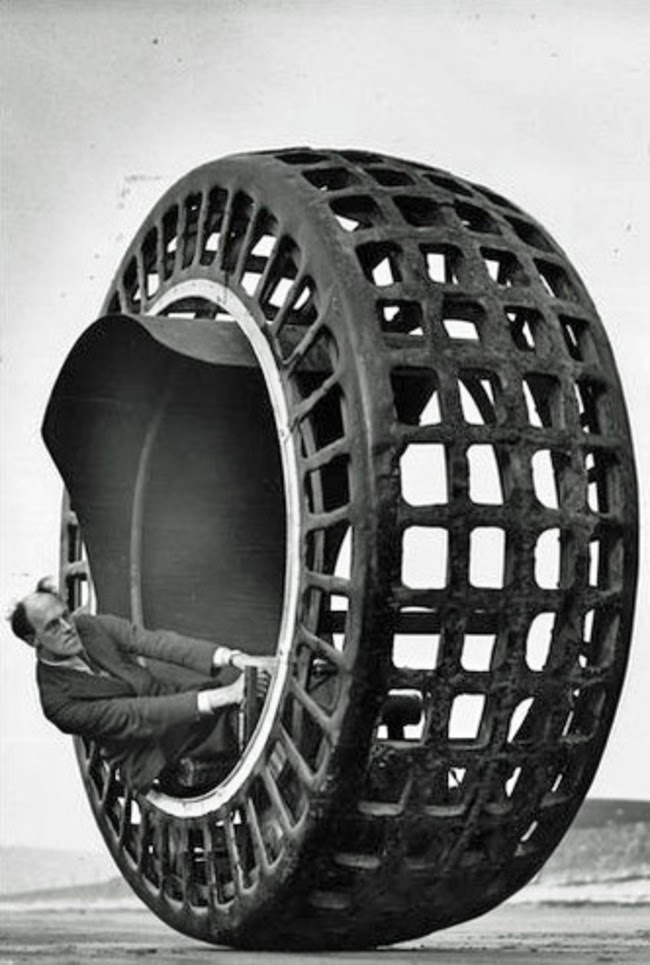 This monowheel was built in 1932, and could reach speeds of 25 miles an hour.