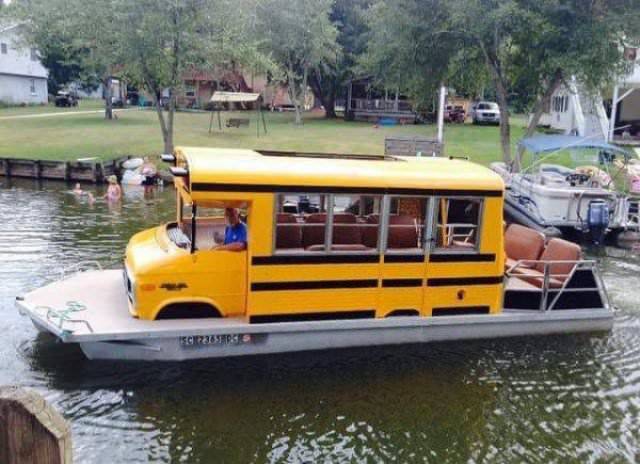school bus boat - 53613 S