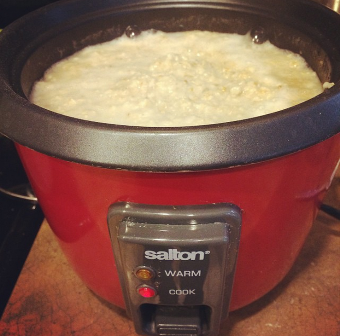 Cook family-sized portions of oatmeal in your rice cooker.