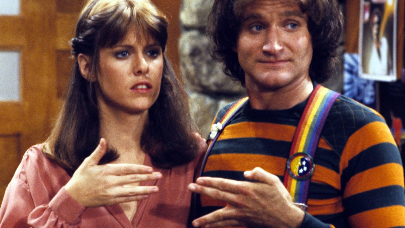 Mork and Mindy - Mork and Mindy meet another alien named Kalik. The couple gets together with Kalik and his wife only to learn that their intentions are not as pure as they appear. Mork and Mindy use time travel to escape Kalik, but he follows them. The show ends with Mork and Mindy falling through time, leaving viewers wondering.