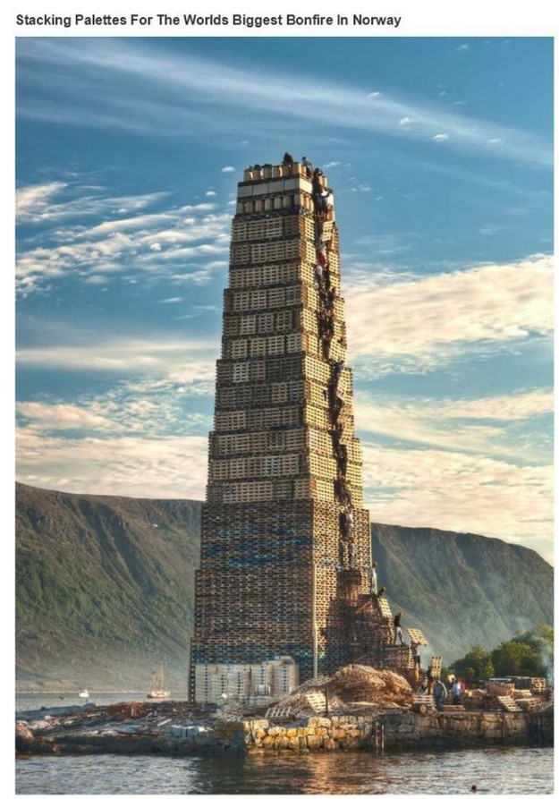 worlds biggest bonfire - Stacking Palettes For The Worlds Biggest Bonfire In Norway Ball 011 I 111 Een Der Briti Buhan