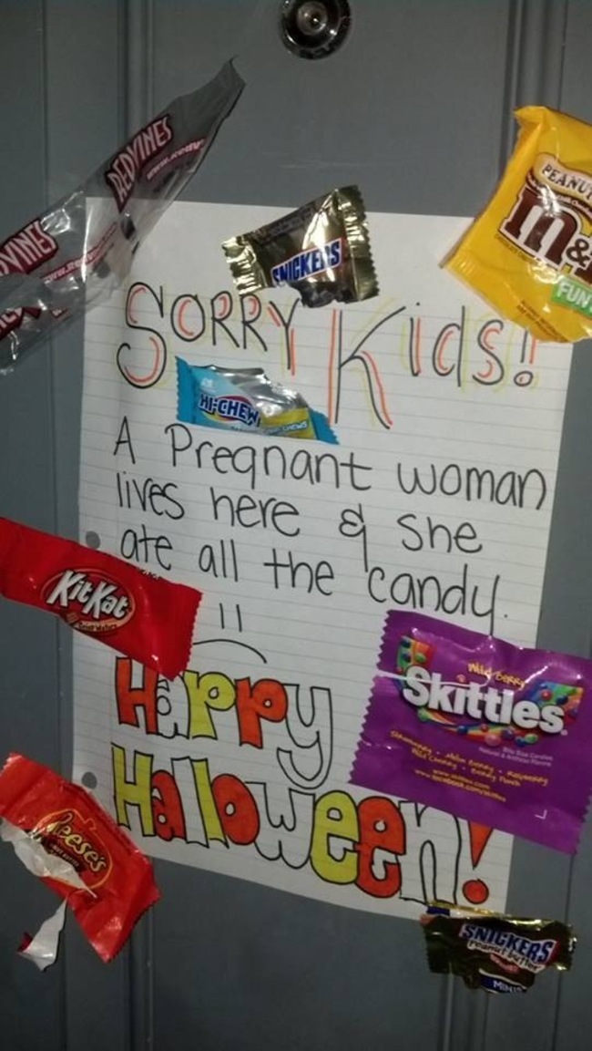 sorry note funny - Peanut Didyine Svines Y Sorry Kids! Hichew A Pregnant woman! lives here & She ate all the candy. Kitkat Heru Skittles Hs Towego deeses
