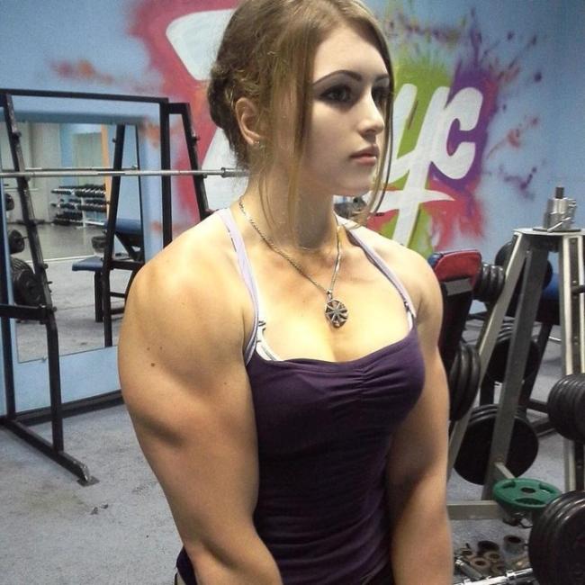 19 Year Old Russian Powerlifter With A Doll-Like Face...Do you even lift, bro?