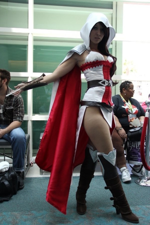 sexy female assassins creed cosplay