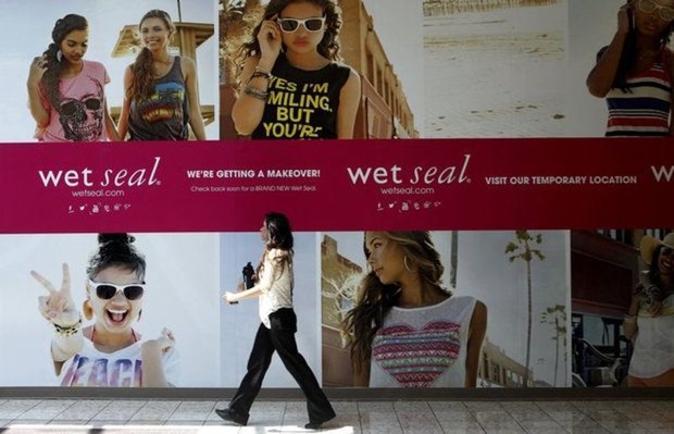 Wet Seal - Yes I'M Miling. But You'R wet seal. We'Re Getting A Makeover! wet seal. Visit Our Temporary Location W Ciechocan News watsoal.com wesel.com Laer