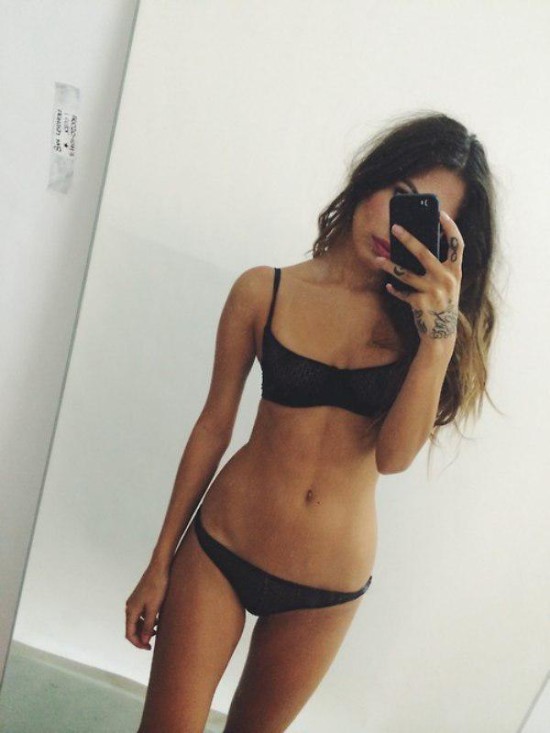 19 Girls With Amazing Abs