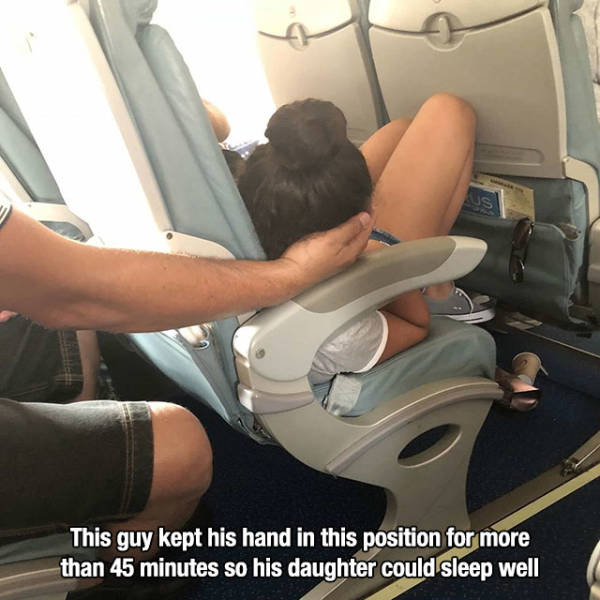 memes - position 45 - This guy kept his hand in this position for more than 45 minutes so his daughter could sleep well
