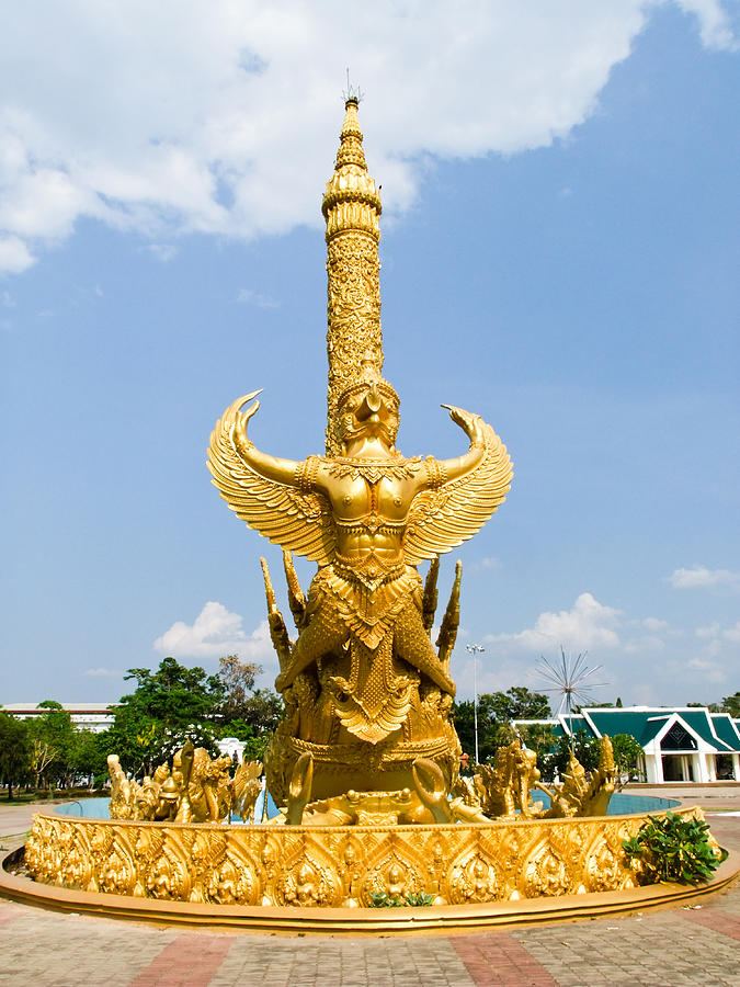 Amazing Golden Sculptures