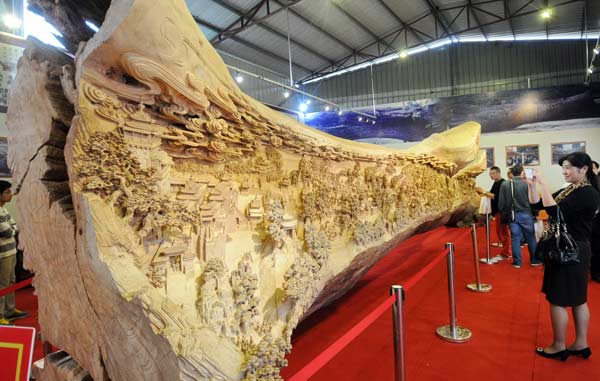 World's Longest Wooden Sculpture