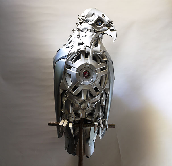 Awesome Animal Sculptures Made From Old Hubcaps