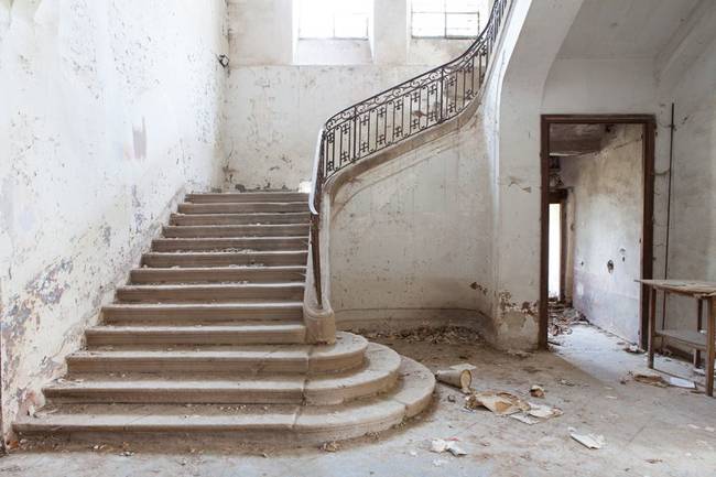 The inside of the Chateau de Gudanes, however, has a different sort of breathtaking quality.