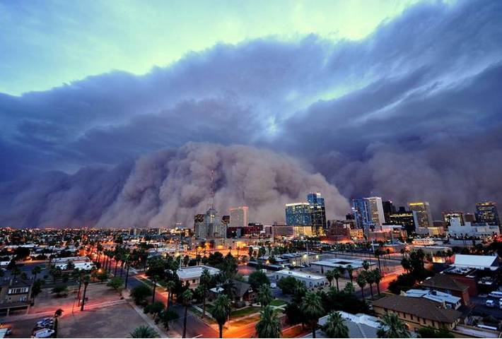 A dust storm about to hit the Phoenix area.