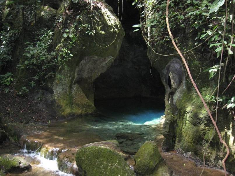 Actun Tunichil Muknal Cave, Belize