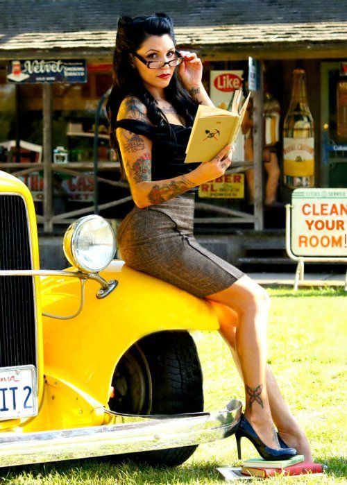 27 Sexy Librarians That Will Make You Reconsider...