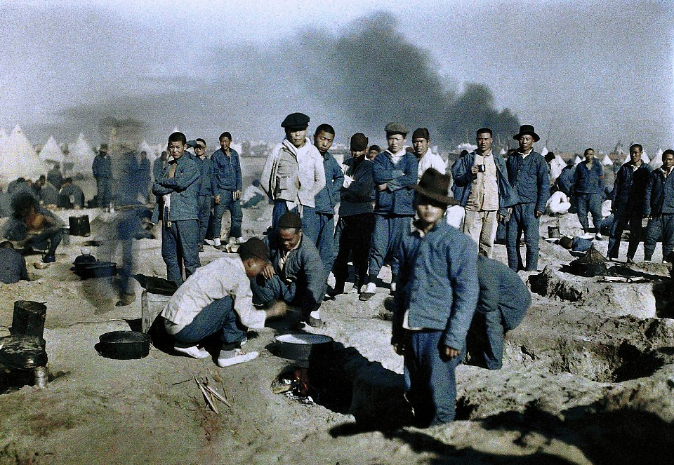 This image shows a camp of workers from the British Chinese Labour Corps, recruited in order to participated in the campaign in the Middle East: