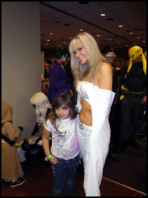 Emma Frost Cosplayer