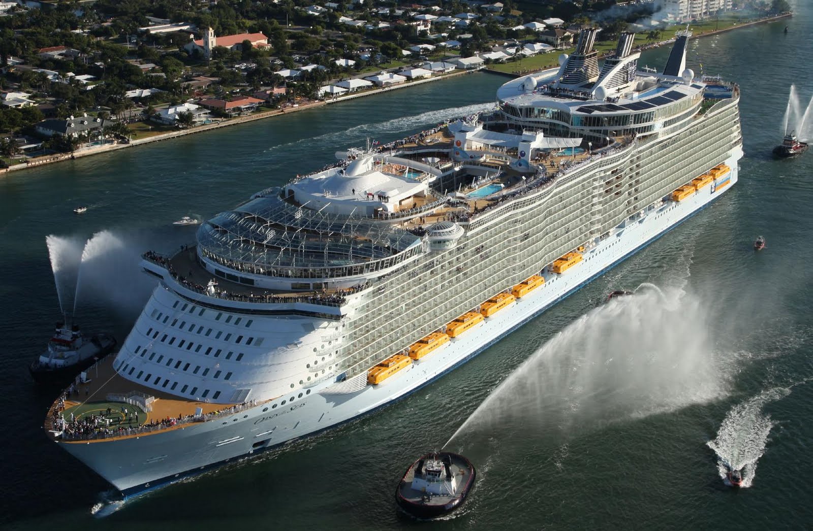 Worlds Largest Cruise Ship
