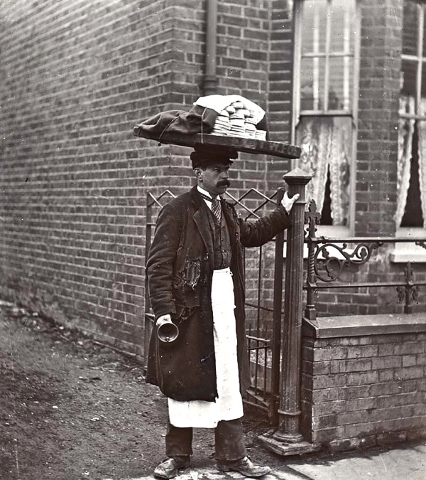 The Muffin man in 1910 London