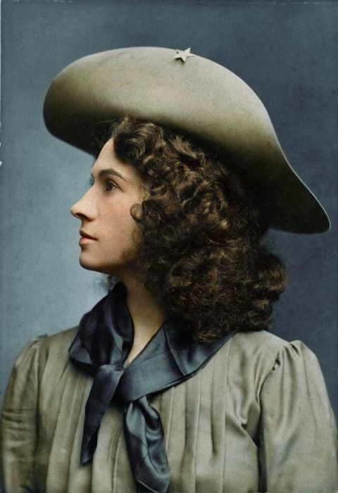 Annie Oakley, 1900