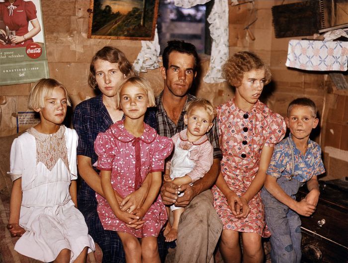 Colorized depression era family