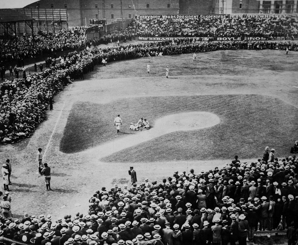 Red Sox vs Tigers in Boston, 1910
