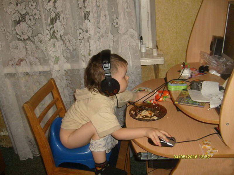 32 People Who Have Mastered The Art Of Multitasking
