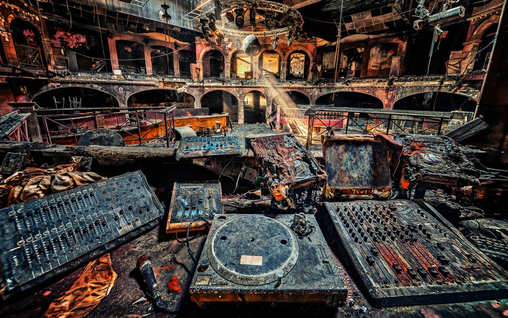 Burnt-down nightclub