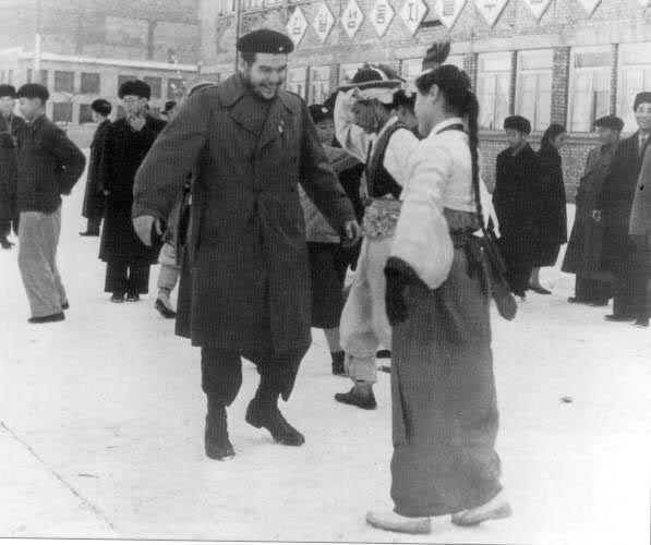 Che Guevara greeting a woman in North Korea