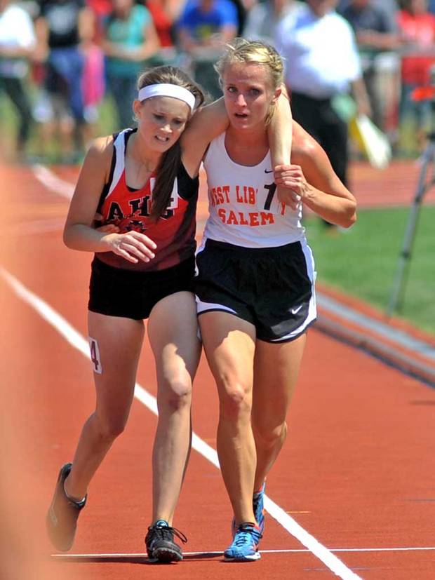 This girl turned around during a race to help a girl who had fallen down. That girl was her opponent.