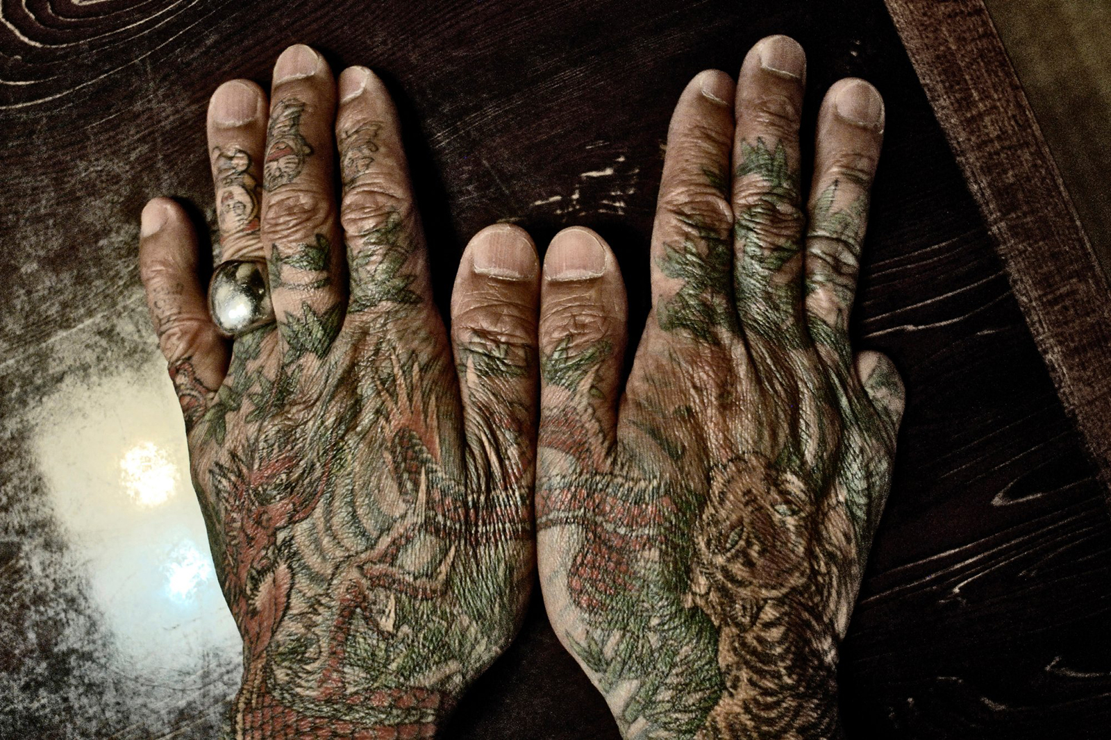 Yakuza hands