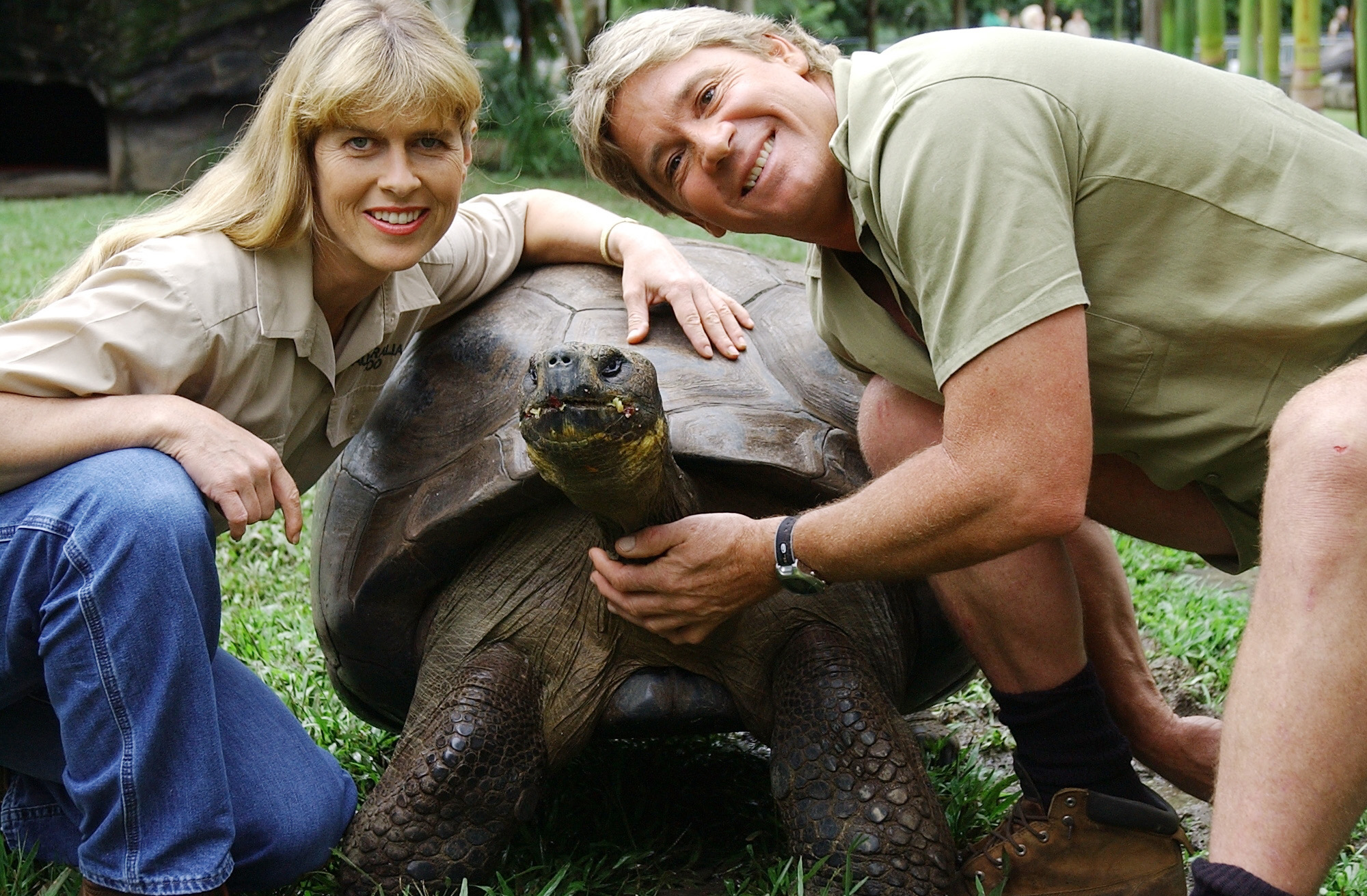 Steve Irwin and 'Harriet' the tortoise who died in 2006 at the age of 176. Harriet was a pet of Charles Darwin in 1835
