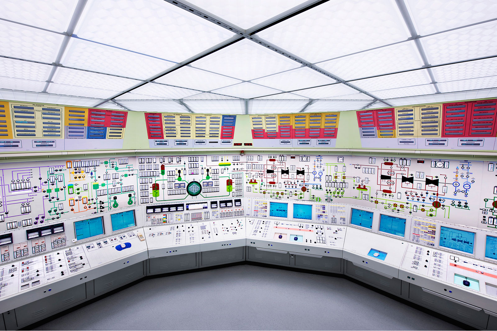 Impressive sci-fi like photos taken from inside of a nuclear power plant
