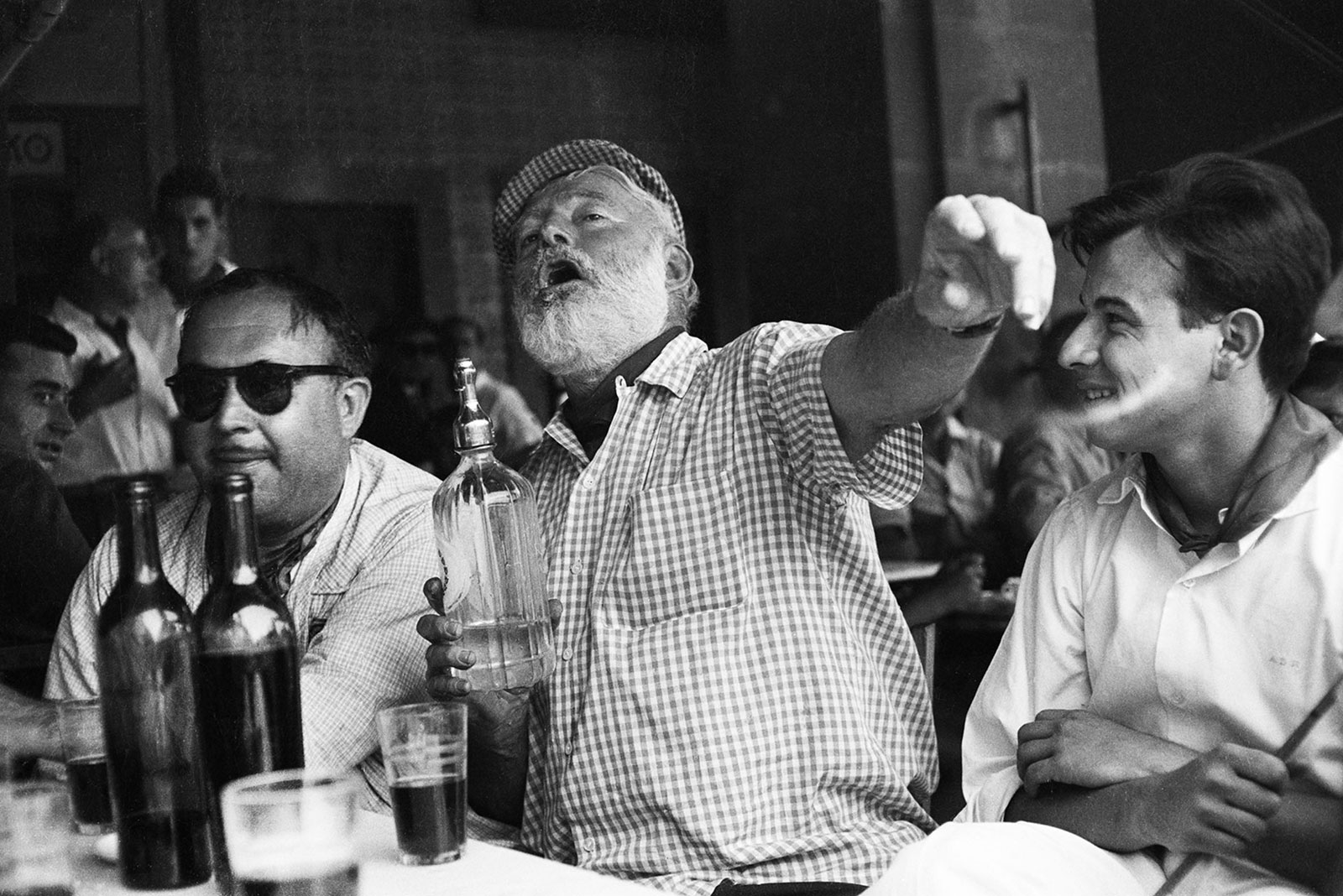 Ernest Hemingway in the bar Floridita in Havana, unknown date