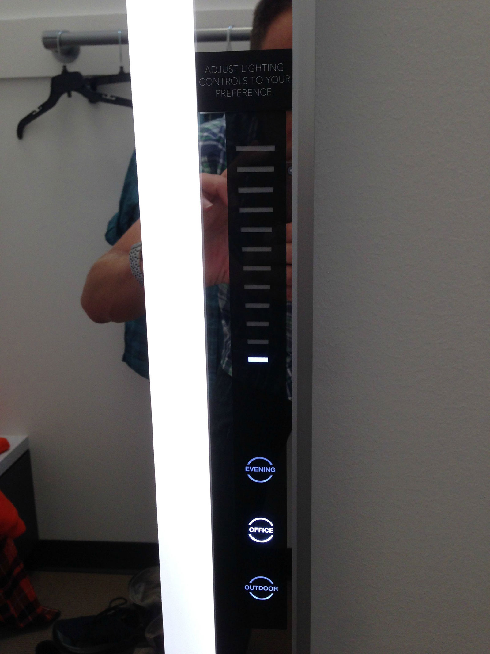 Dressing Room mirror allows you to adjust the lighting  type and brightness.