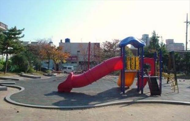 21 Terrible Playground Fails