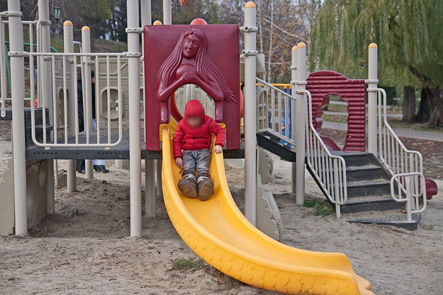 21 Terrible Playground Fails