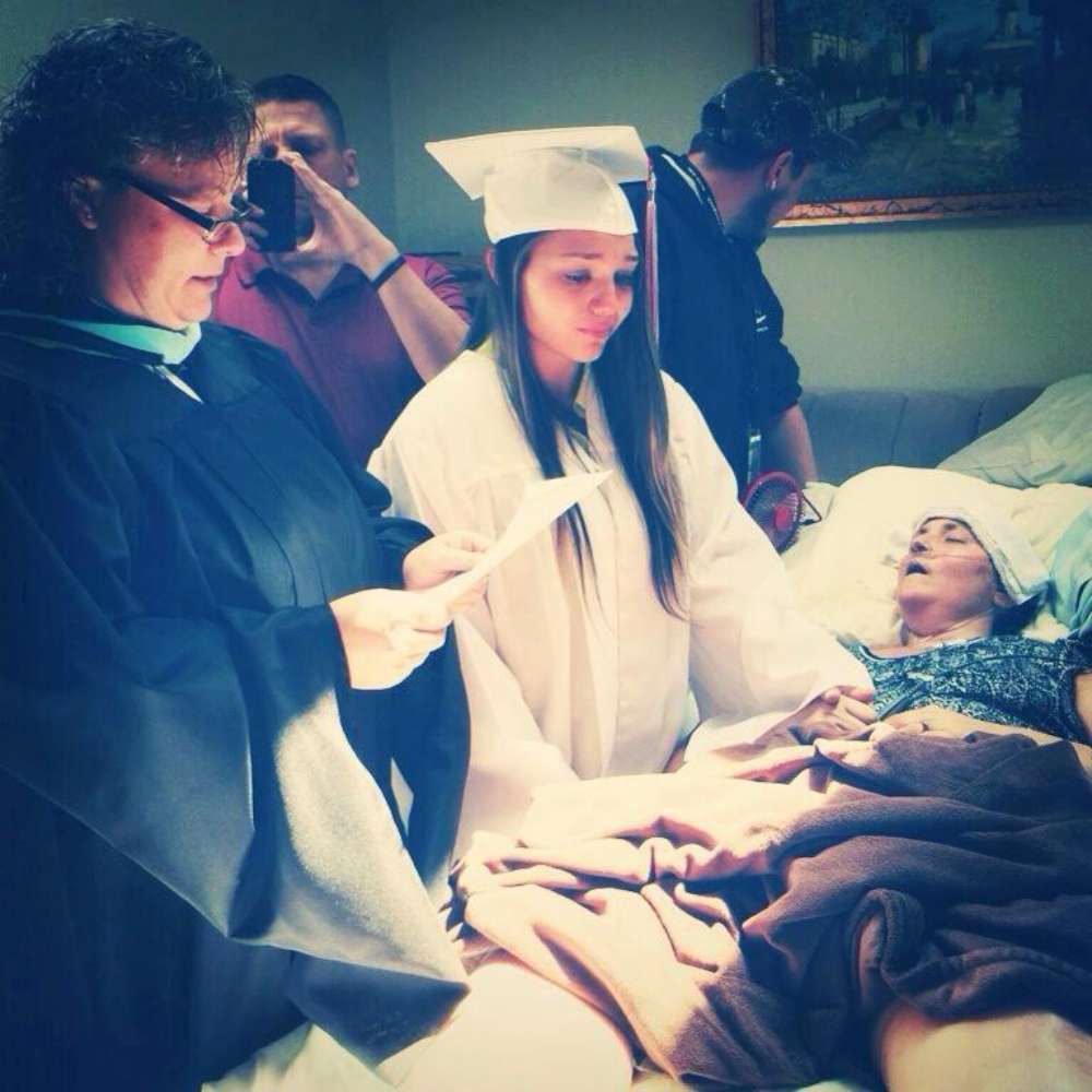 Girl graduates in front of her terminally ill mother.