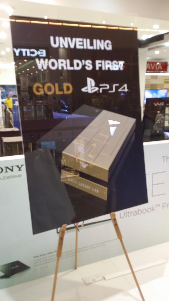 Dubai - Yt Unveiling World'S First Gold Brs4 Ny .bolove Ultrabook Fl