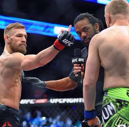 Conor McGregor doesn't appreciate Dennis Siver refusing to touch gloves before their fight.