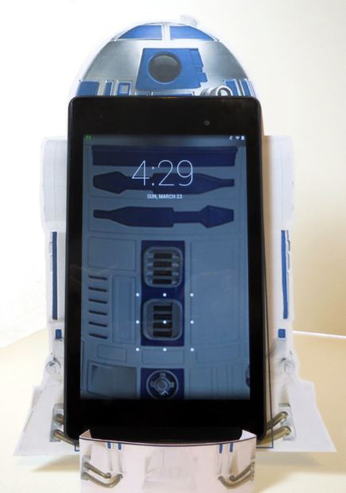 R2-D2 iPhone Stand