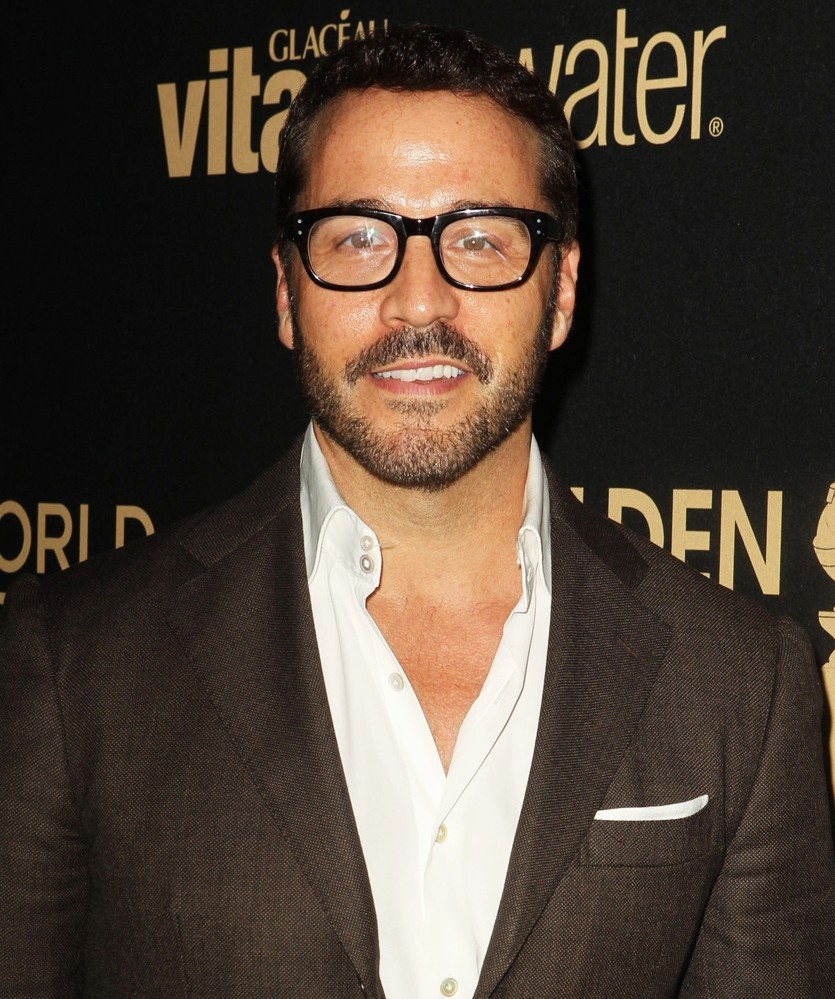 One of the worst tipping stories comes from none other than Jeremy Piven. The forty-eight year old actor has a net worth of 15 million. In 2007, The Entourage star along with twelve other friends showed up at the restaurant Nobu Matsuisha in Aspen, without reservations. The place was extremely crowded, but a table was still provided for the Hollywood star and his entourage. At the end of the evening, as Piven was leaving, he commented to the manager, Thanks for nothing. Jeremy also allegedly left Season one of Entourage as a tip for the waiter. The DVD set sells for as low at 7 on the internet. Since the incident, the actor has been banned from all Nobu Matsuisha locations.